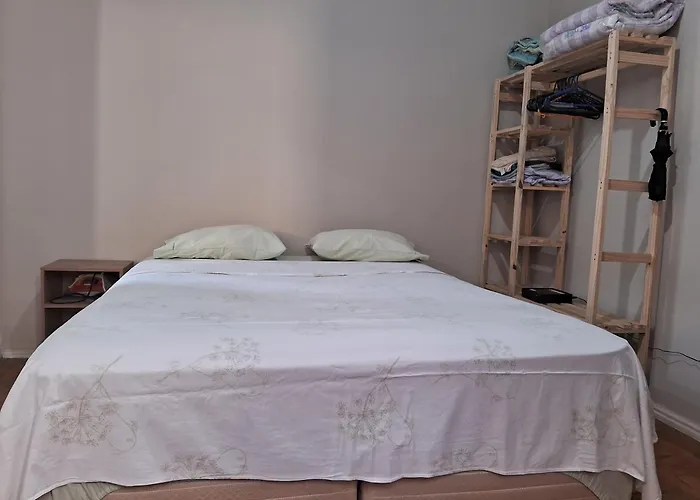 E Bem Localizado Apartamento